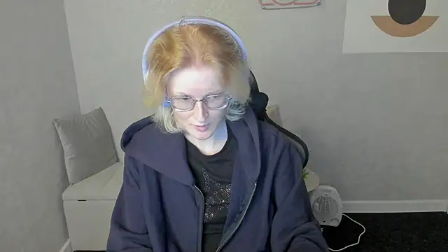 ElizabethHarpper online show from 13, 9, 2025