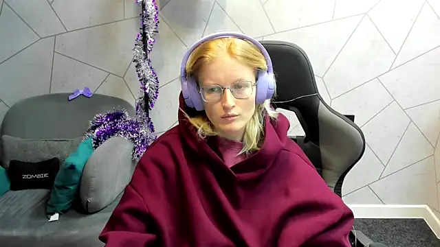 ElizabethHarpper online show from 23, 12, 2025