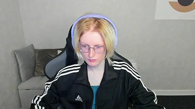 ElizabethHarpper online show from 21, 9, 2025