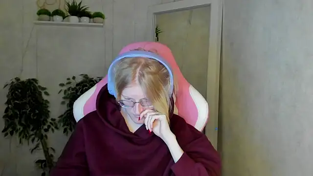 ElizabethHarpper online show from 29, 11, 2025