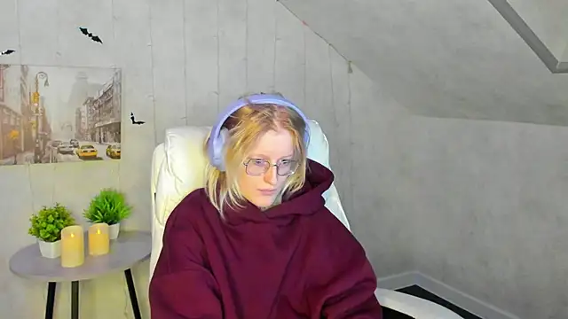 ElizabethHarpper online show from 19, 11, 2025