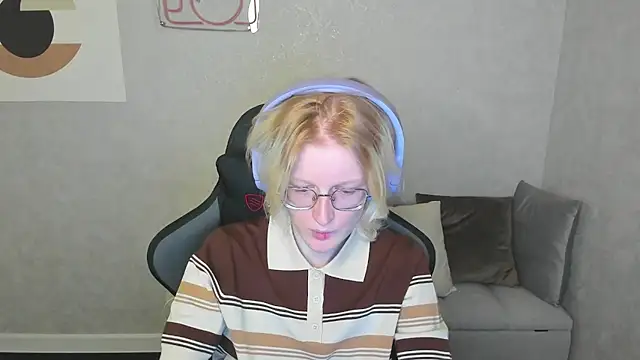 ElizabethHarpper online show from 20, 9, 2025