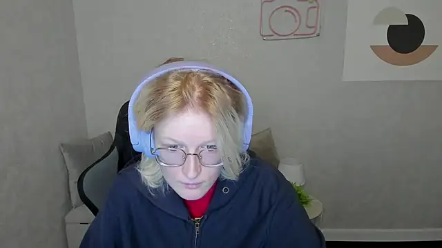 ElizabethHarpper online show from 12, 9, 2025