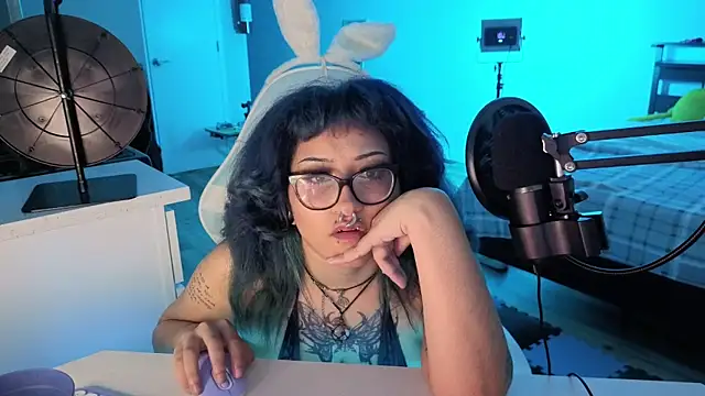 deluxxxeblu online show from 11, 6, 2026