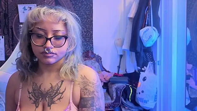 deluxxxeblu online show from 19, 1, 2026
