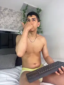 Snapshot of Angel_Khouri chatting on 15, 9, 2025 Angel Khouri online show from 15, 9, 2025