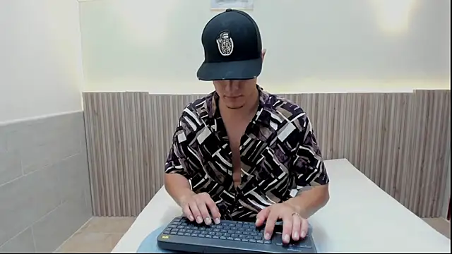 DAVID VICTORIAA online show from 14, 3, 2025