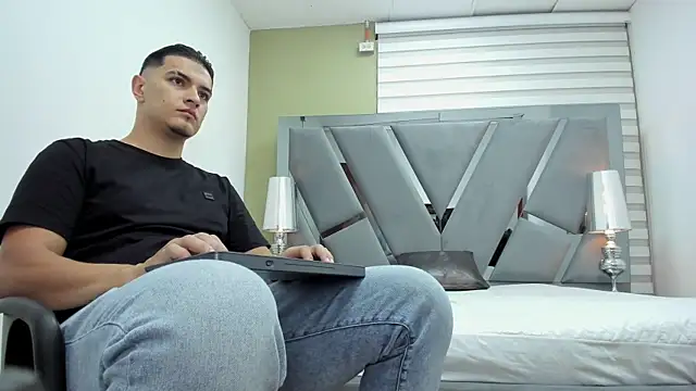 Snapshot of DAVID_VICTORIAA chatting on 17, 7, 2026 DAVID VICTORIAA online show from 17, 7, 2026
