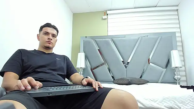 Snapshot of DAVID_VICTORIAA chatting on 10, 6, 2026 DAVID VICTORIAA online show from 10, 6, 2026