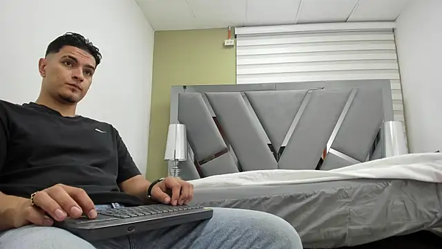 Snapshot of DAVID_VICTORIAA chatting on 15, 5, 2026 DAVID VICTORIAA online show from 15, 5, 2026