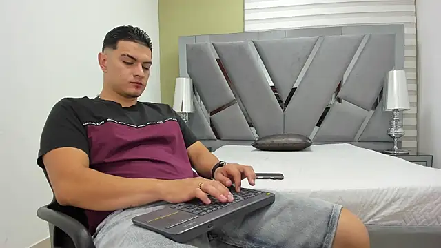 Snapshot of DAVID_VICTORIAA chatting on 19, 6, 2026 DAVID VICTORIAA online show from 19, 6, 2026