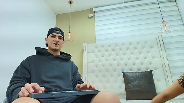 DAVID VICTORIAA online show from 10, 1, 2026