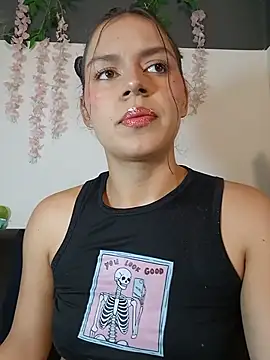 Danni shy online show from 20, 5, 2026