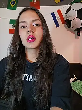 Danni shy online show from 13, 7, 2026