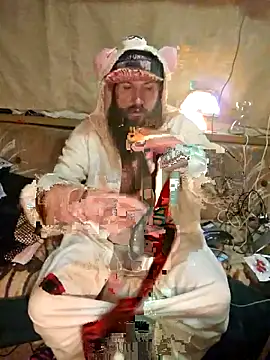 Snapshot of StruggleSnuggles chatting on 18, 11, 2025 StruggleSnuggles online show from 18, 11, 2025