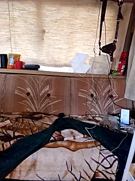 Snapshot of StruggleSnuggles chatting on 5, 11, 2025 StruggleSnuggles online show from 5, 11, 2025