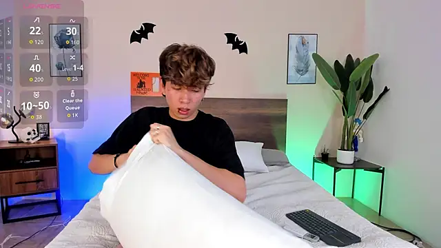 Brian-Ausslos online show from 19, 10, 2025