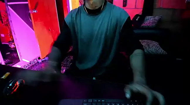 Adam Valenciia online show from 1, 3, 2025