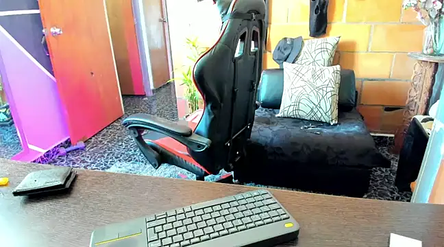 Adam Valenciia online show from 8, 3, 2025