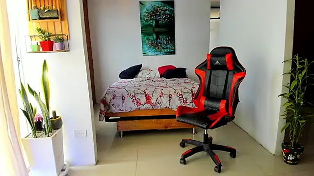 Adam Valenciia online show from 6, 11, 2025