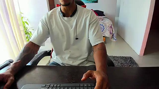 Adam Valenciia online show from 22, 9, 2025