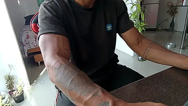 Adam Valenciia online show from 12, 2, 2026