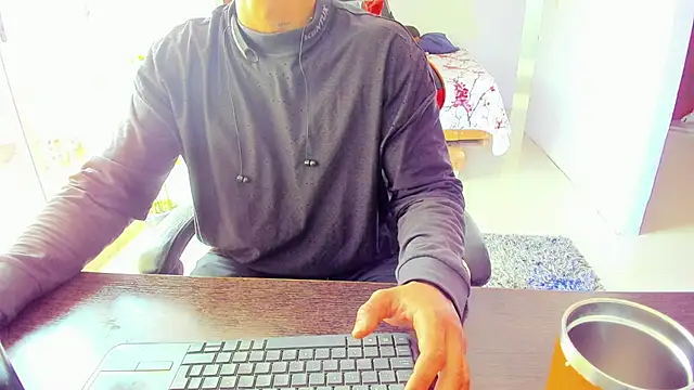 Adam Valenciia online show from 3, 10, 2025