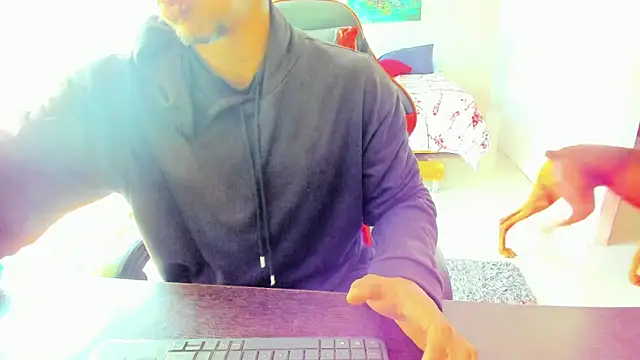 Adam Valenciia online show from 9, 10, 2025