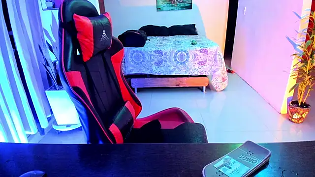 Adam Valenciia online show from 9, 11, 2025