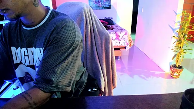 Adam Valenciia online show from 5, 11, 2025