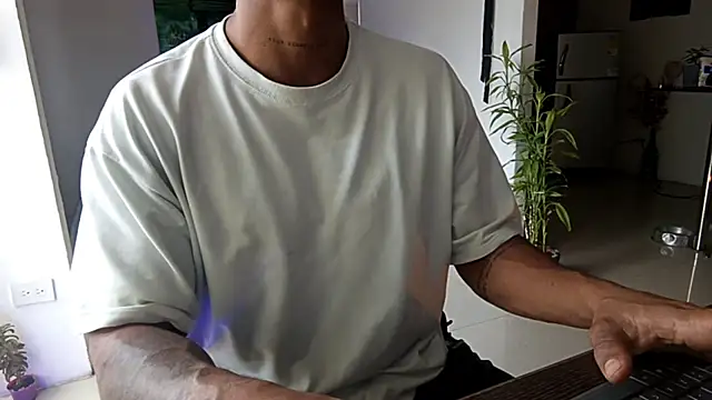 Adam Valenciia online show from 5, 12, 2025