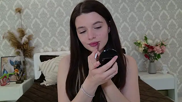 Nellie Medina online show from 12, 3, 2025