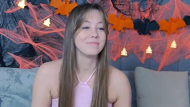 Snapshot of TheEmma chatting on 2, 11, 2025 TheEmma online show from 2, 11, 2025