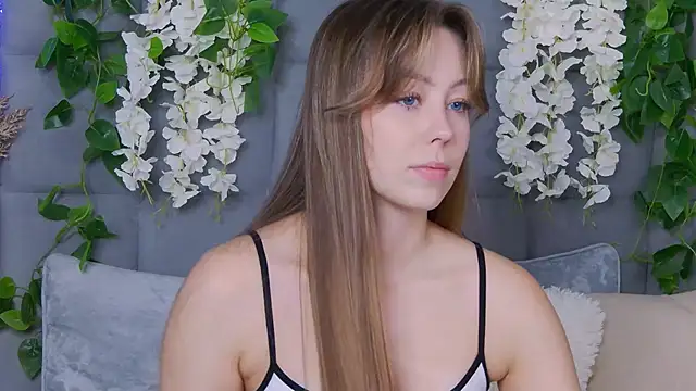 Snapshot of TheEmma chatting on 24, 10, 2025 TheEmma online show from 24, 10, 2025