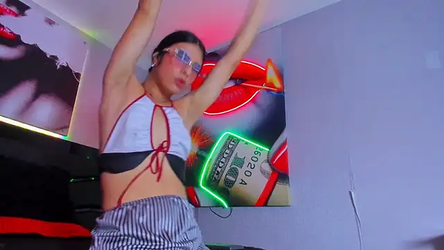 AlexaWatson  online show from 7, 2, 2025
