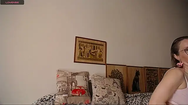 Snapshot of SquirtyEleanor chatting on 13, 5, 2026 SquirtyEleanor online show from 13, 5, 2026