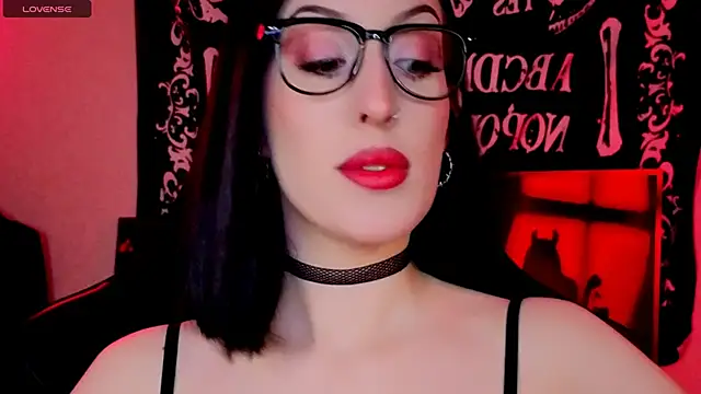 Miss Alice   online show from 17, 6, 2026