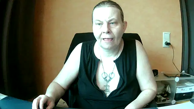 Sweet Phoenix online show from 23, 1, 2025