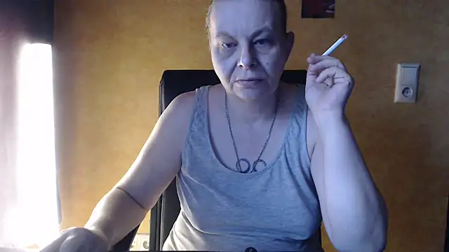 Sweet Phoenix online show from 24, 9, 2025