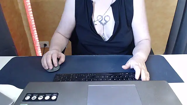 Sweet Phoenix online show from 7, 6, 2026