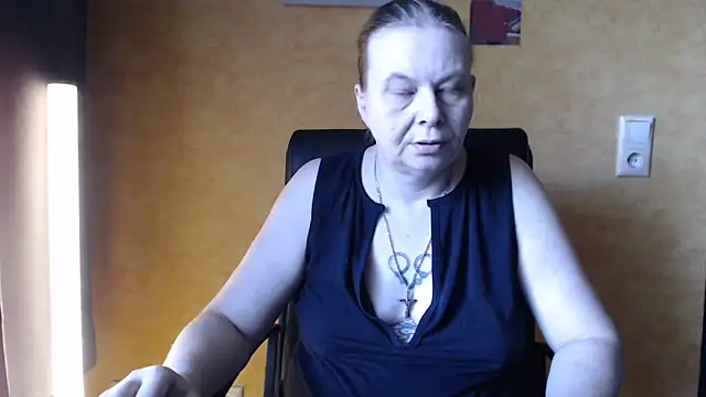 Sweet Phoenix online show from 23, 9, 2025