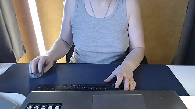 Sweet Phoenix online show from 8, 3, 2026