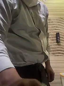 skyisthelimit12 online show from 27, 2, 2025