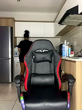 Thando04 online show from 9, 9, 2025