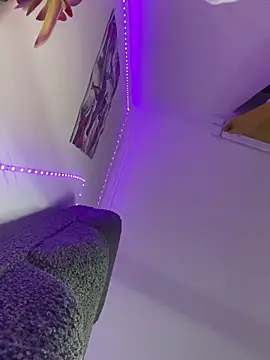 Thando04 online show from 10, 9, 2025