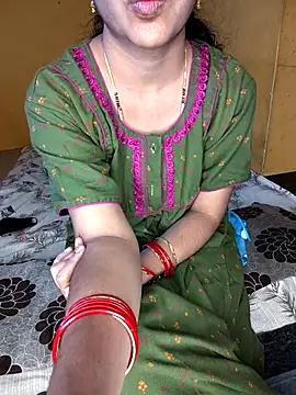 lovelygirl4567 online show from 3, 10, 2025