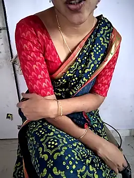 lovelygirl4567 online show from 28, 10, 2025