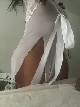 CurvyQueen19 online show from 3, 3, 2025