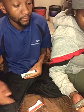 Snapshot of MKbesxxx chatting on 28, 11, 2025 MKbesxxx online show from 28, 11, 2025