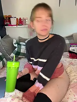 thigh hi online show from 11, 3, 2025